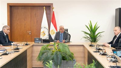 وزير الري يبحث حالة المنظومة المائية خلال موسم الزراعات الشتوية الحالي