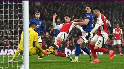 أرسنال يفوز على إبسويتش تاون ويستعيد الوصافة 