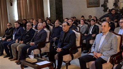 وزير قطاع الأعمال العام: مشروع تطوير صناعة الغزل والنسيج يستهدف الزراعة وحتى الملابس الجاهزة