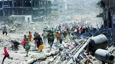 الجيش الإسرائيلي يفجر منازل الفلسطينيين شمال غزة بعربات مفخخة