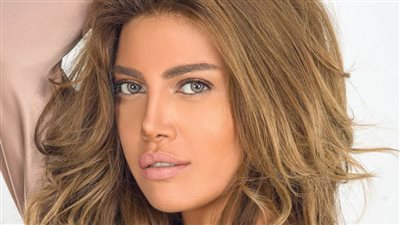 ريهام حجاج تعلق على خبر حملها