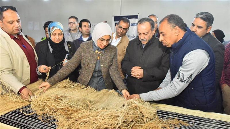 محافظ أسيوط وأساتذة