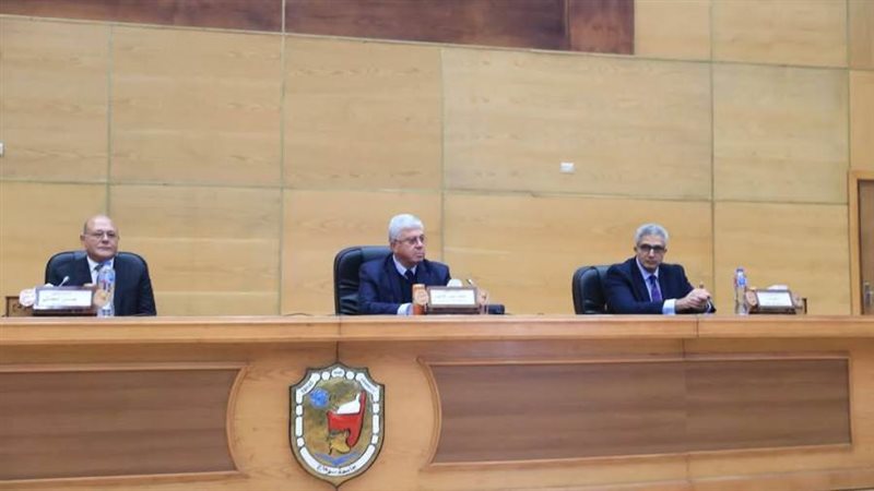 رئيس جامعة المنيا