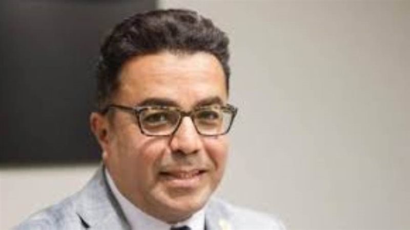 الدكتور باسل عادل