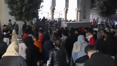 تشييع جنازة أب وطفليه عثر عليهم متوفين داخل منزلهم بالشرقية