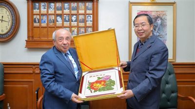 نقيب المهندسين يناقش مع مستشار السفارة الصينية سبل التعاون في المجالات الهندسية