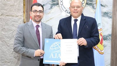 تجديد منح ٦ كليات بجامعة سوهاج شهادة الأيزو ومنح الإدارات المركزية للعام السادس