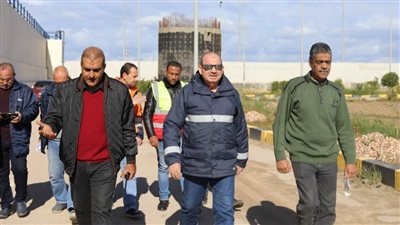 جولة تفقدية لرئيس شركة الصرف الصحي أثناء النوة لمتابعة المشروعات وأعمال الطوارئ