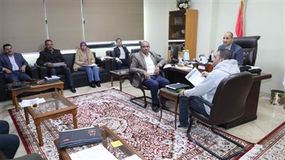 سكرتير بني سويف يواصل عقد الاجتماع الدوري لمتابعة ملف التصالح بالمراكز والمدن