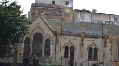 محافظ بورسعيد ورئيس الرعاية الصحية يستعرضان خطوات تحويل القنصلية الإيطالية لمستشفى إيطالي