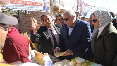 محافظ الوادي الجديد يفتتح سوق اليوم الواحد لتوفير السلع بأسعار مخفضة