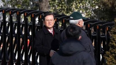 عاجل| تفاصيل مهمة الفجر.. 2700 شرطي يحاصرون قصر الرئيس الكوري