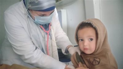 علاج 1048 بقافلة طبية ببني سويف و3200 خدمة مجانية بمبادرة حياة كريمة