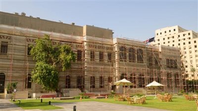  ترميم واجهة القصر التاريخي لمبنى الجامعة الأمريكية بالتحرير