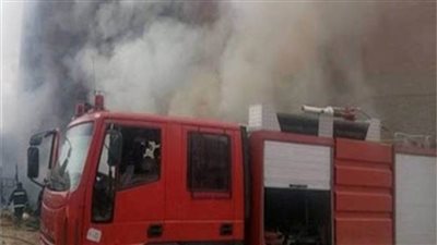 الدفع بـ6 سيارات إطفاء للسيطرة على حريق بمصنع كرتون في قليوب