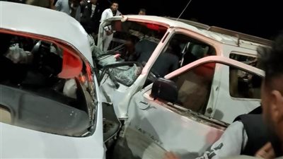 مصرع وإصابة 12 شخصًا في حادث تصادم سيارتين بأسيوط