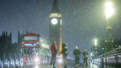 انقطاع الكهرباء عن آلاف المنازل في إنجلترا وويلز بسبب الثلوج الكثيفة