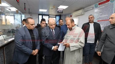 محافظ كفر الشيخ يتفقد المركز التكنولوجي لخدمة المواطنين بمطوبس