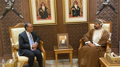 وزير الخارجية يلتقي وزير التجارة والصناعة وترويج الاستثمار في سلطنة عمان