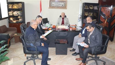 تذليل معوقات تنفيذ مشروعات الصرف المغطى للأراضي الزراعية ببني سويف