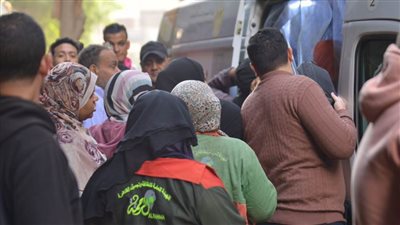 توافد كبير من المواطنين في المعادي لتحرير توكيلات حزب الجبهة الوطنية