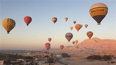 تحليق 63 رحلة بالون طائر في سماء الاقصر وعلى متنها 1400 سائح من مختلف الجنسيات