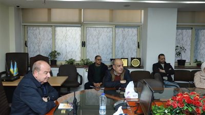 رئيس صرف صحي الإسكندرية يتابع جهود الشركة في التحول الرقمي 