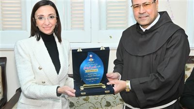 محافظ البحيرة تقدم التهنئة بعيد الميلاد المجيد بكنيسة الآباء الفرنسيسكان بكفر الدوار