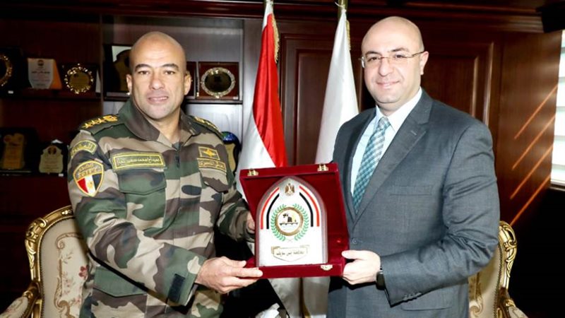 تكريم المستشار العسكرى