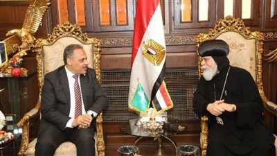 محافظ الشرقية يهنئ الأنبا تيموثاوس أسقف الزقازيق ومنيا القمح والأخوة المسيحيين بعيد الميلاد المجيد
