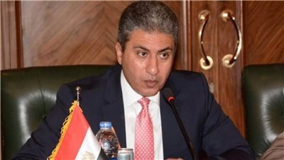 وزير السياحة في اجتماع بـ