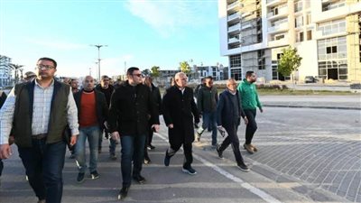 وزير الإسكان يتابع سير الأعمال بـ