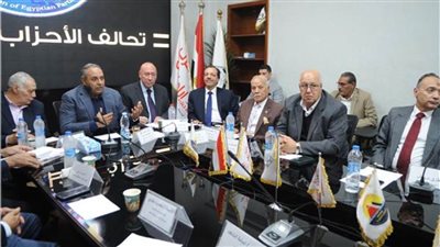 42 حزبًا سياسيًا يعربون عن ترحيبهم بتوجيهات الرئيس السيسي 