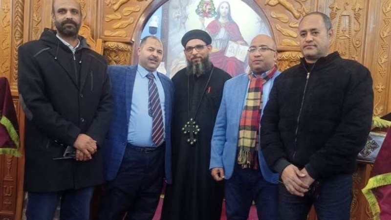 جانب من تقديم التهنئة