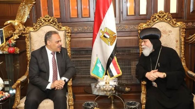 محافظ الشرقية يهني