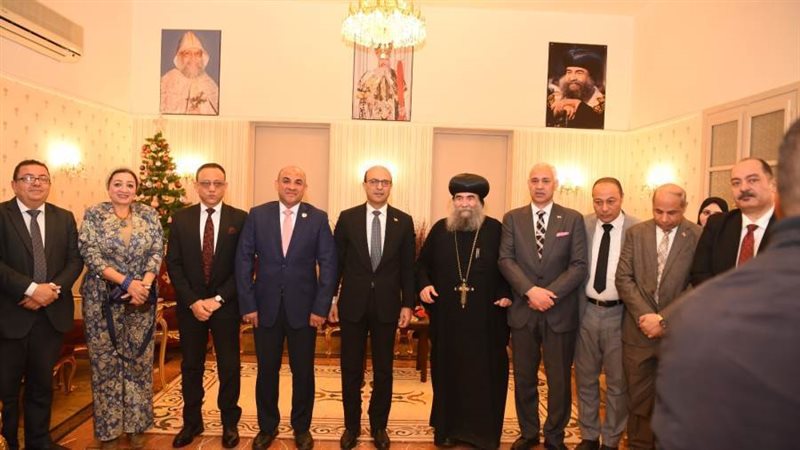 جانب من التهنئة