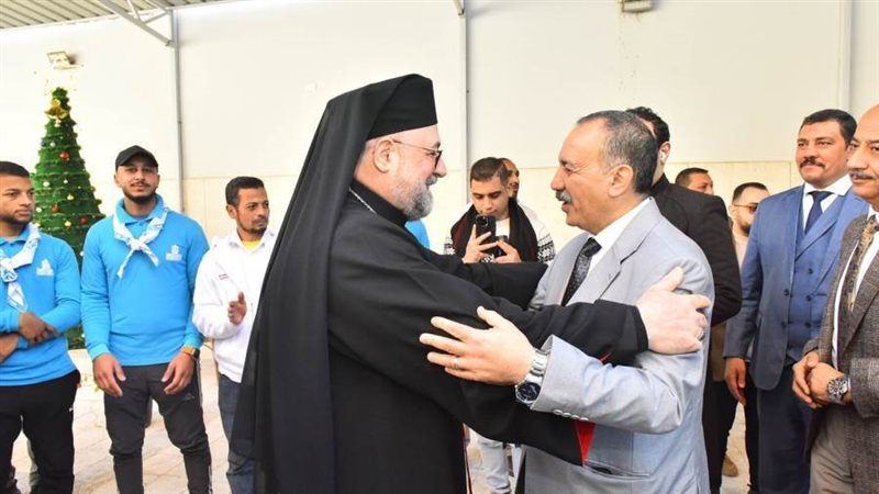 محافظ أسيوط يزور