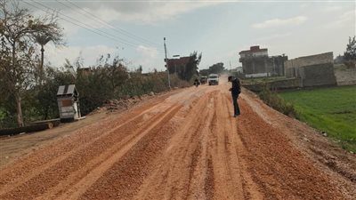 بتكلفة 15 مليون جنيه.. رصف مدخل المنطقة الصناعية بالطرانة بالبحيرة