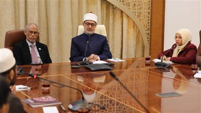 مفتي الجمهورية يبحث مع وفد سِنغافوري التعاونَ في تأسيس كلية للدراسات الإسلامية ودعم الفتوى