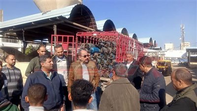 رئيس مدينة سيدي سالم ومدير التموين يتفقدان سوق اليوم الواحد