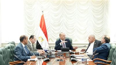 وزير العمل يلتقي نائبين في مجلس النواب لبحث الملفات المشتركة