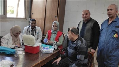  مصنع «إنتاج وإصلاح المدرعات» يستقبل قافلة طبية للكشف عن الأمراض المزمنة