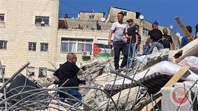 عائلة سمرين تهدم منزلها في بلدة سلوان