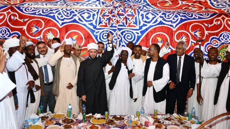 وزير الاوقاف مع شيوخ