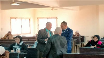 رئيس جامعة أسوان يتابع امتحانات الفصل الدراسي الأول بكلية الآثار 