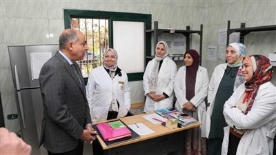 محافظ المنيا يتفقد مركزين طبيين ويعاين قطعة أرض لإنشاء مستشفى