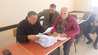 بالصور.. وكيل تعليم البحيرة يتابع سير الامتحانات والكنترول بإدارتي المحمودية والرحمانية 