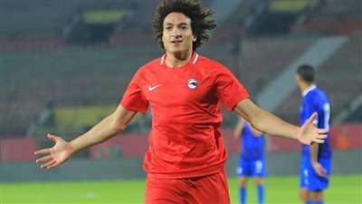 أحمد عاطف يقود هجوم مودرن سبورت أمام الموج الأزرق بالدوري