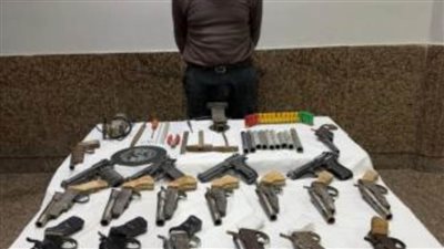 ضبط عامل بالفيوم لقيامه بإدارة ورشة بمسكنه لتصنيع الأسلحة النارية 