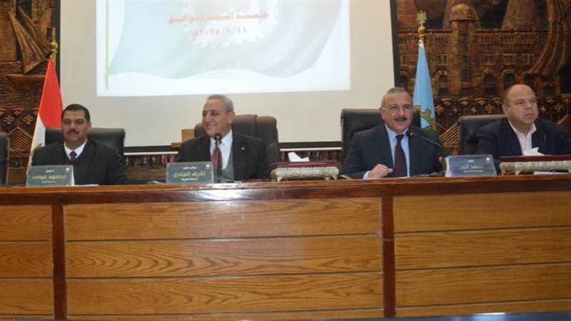 محافظ الغربية خلال